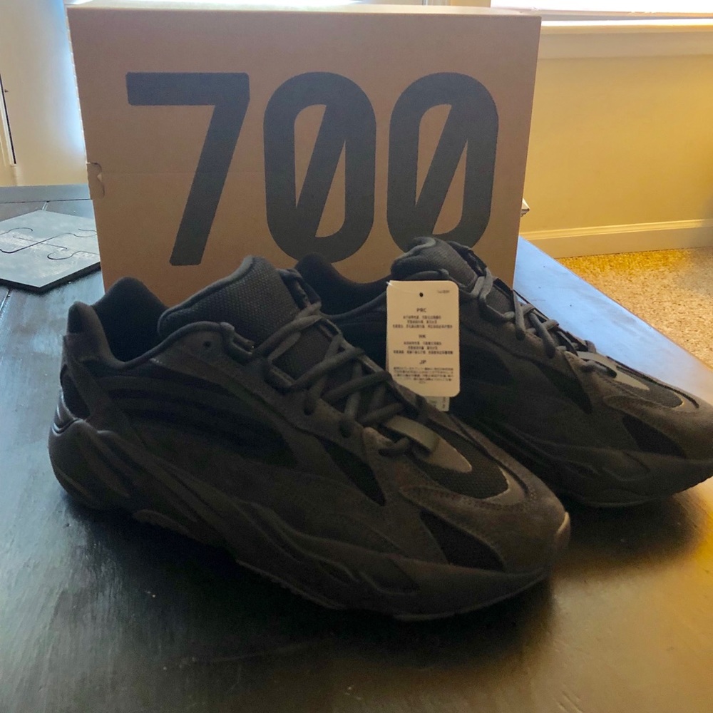 Yeezy Boost 700 V2 - Picture 8 of 8